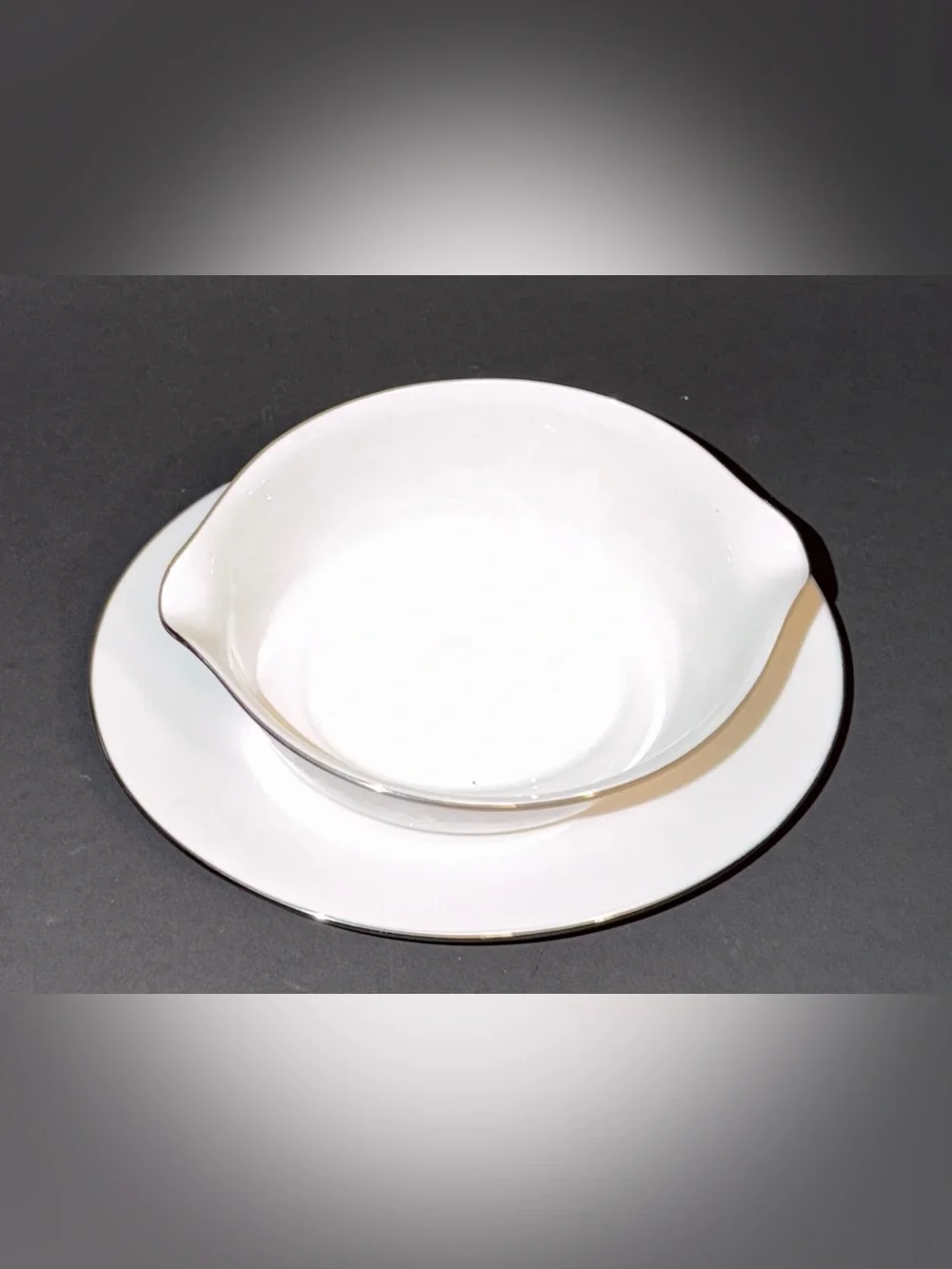 Noritake China Reina Gravy Boat 9”x7” W/ Underplate Floral‎ Platinum Rim 6450Q